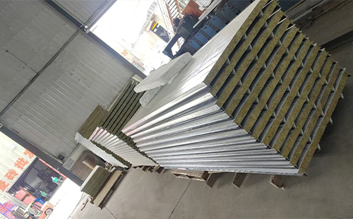 厂房改造选化隆彩钢岩棉夹芯板：防火厚度怎么挑